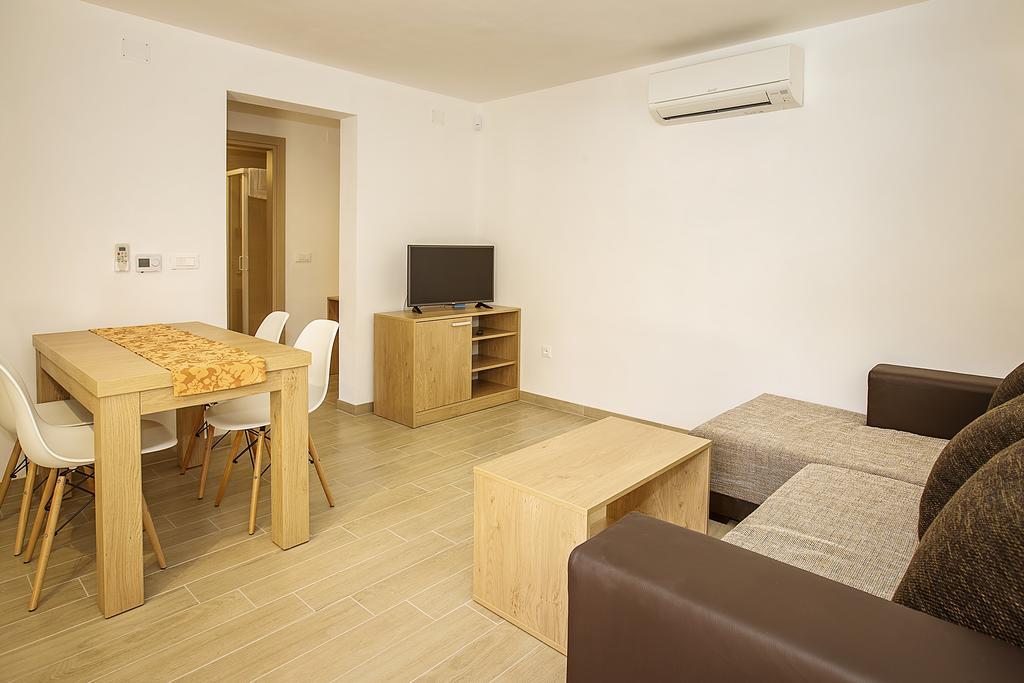 Residence Mediterraneo Baška Екстериор снимка