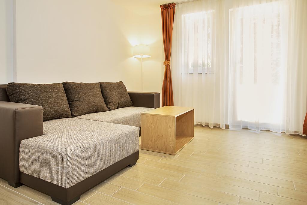 Residence Mediterraneo Baška Екстериор снимка